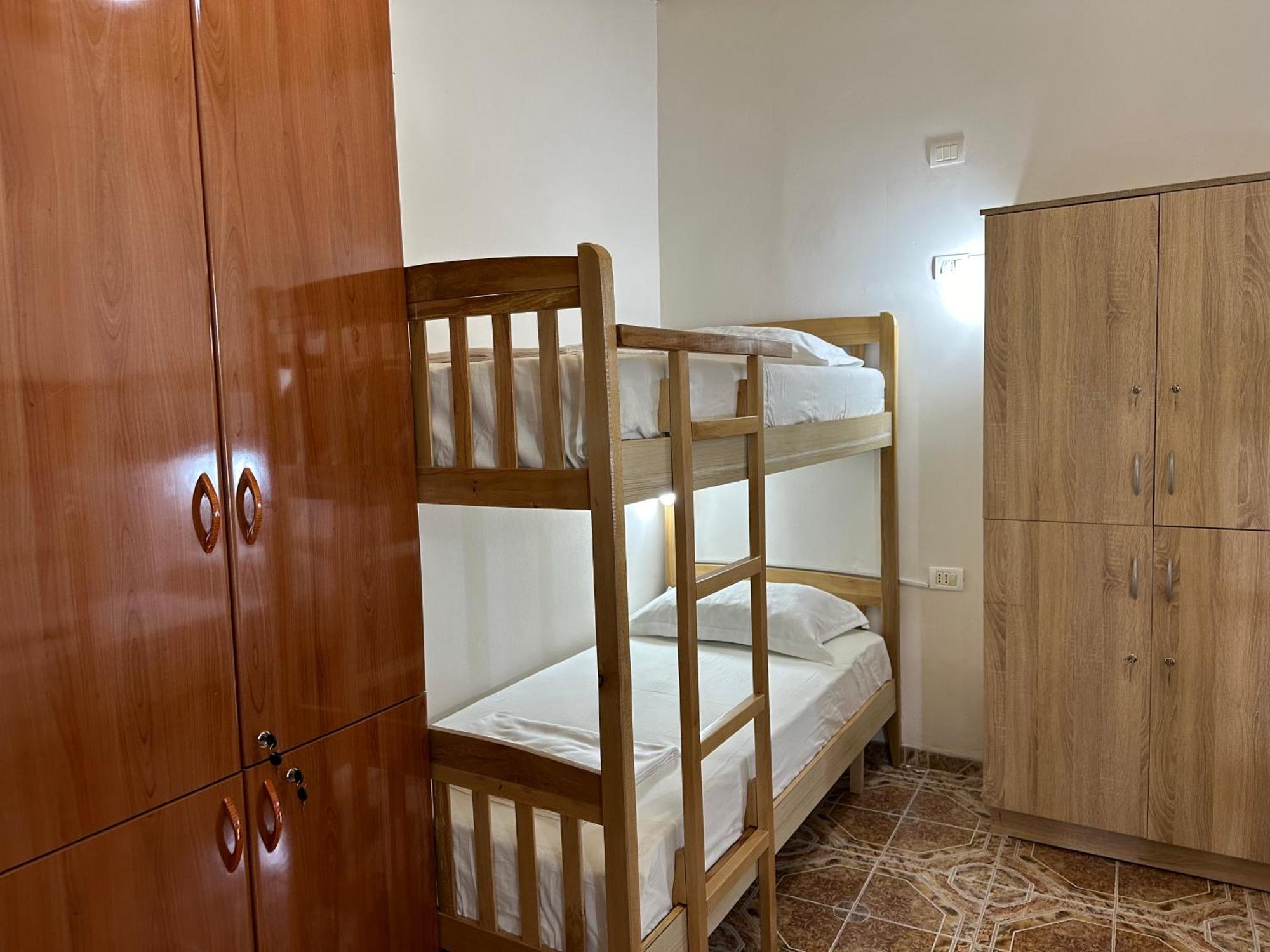 Tirana Lemon Breeze Hostel Exterior foto