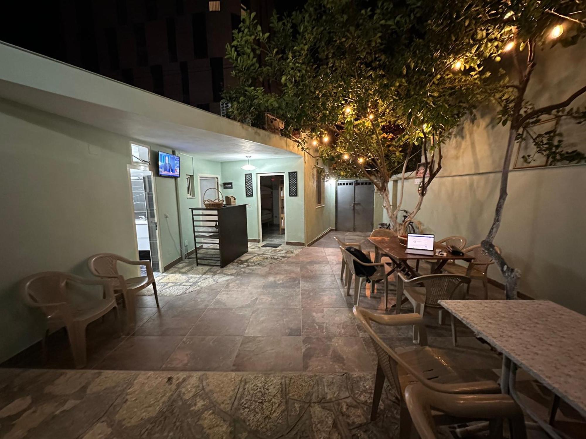 Tirana Lemon Breeze Hostel Exterior foto