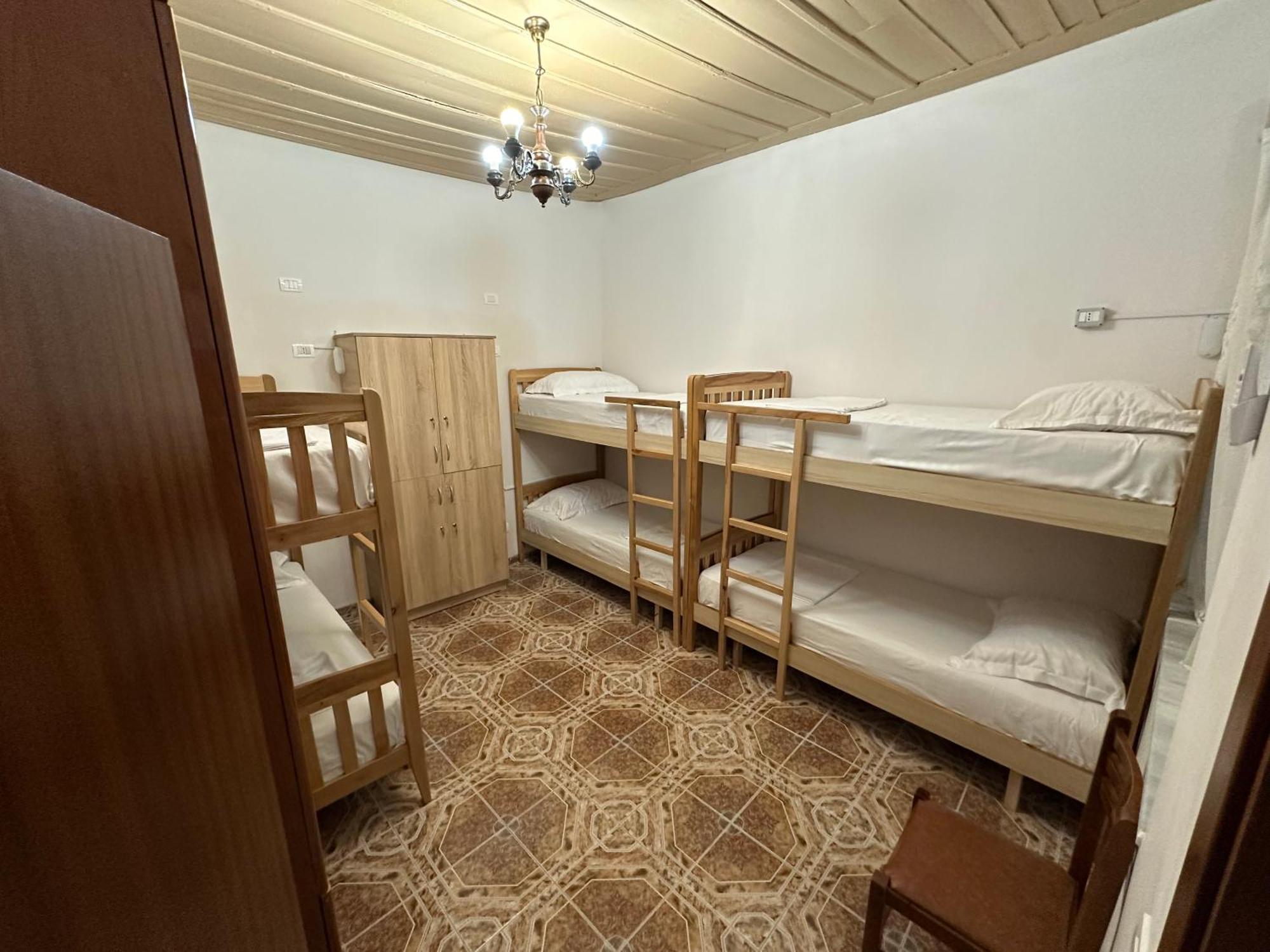 Tirana Lemon Breeze Hostel Exterior foto