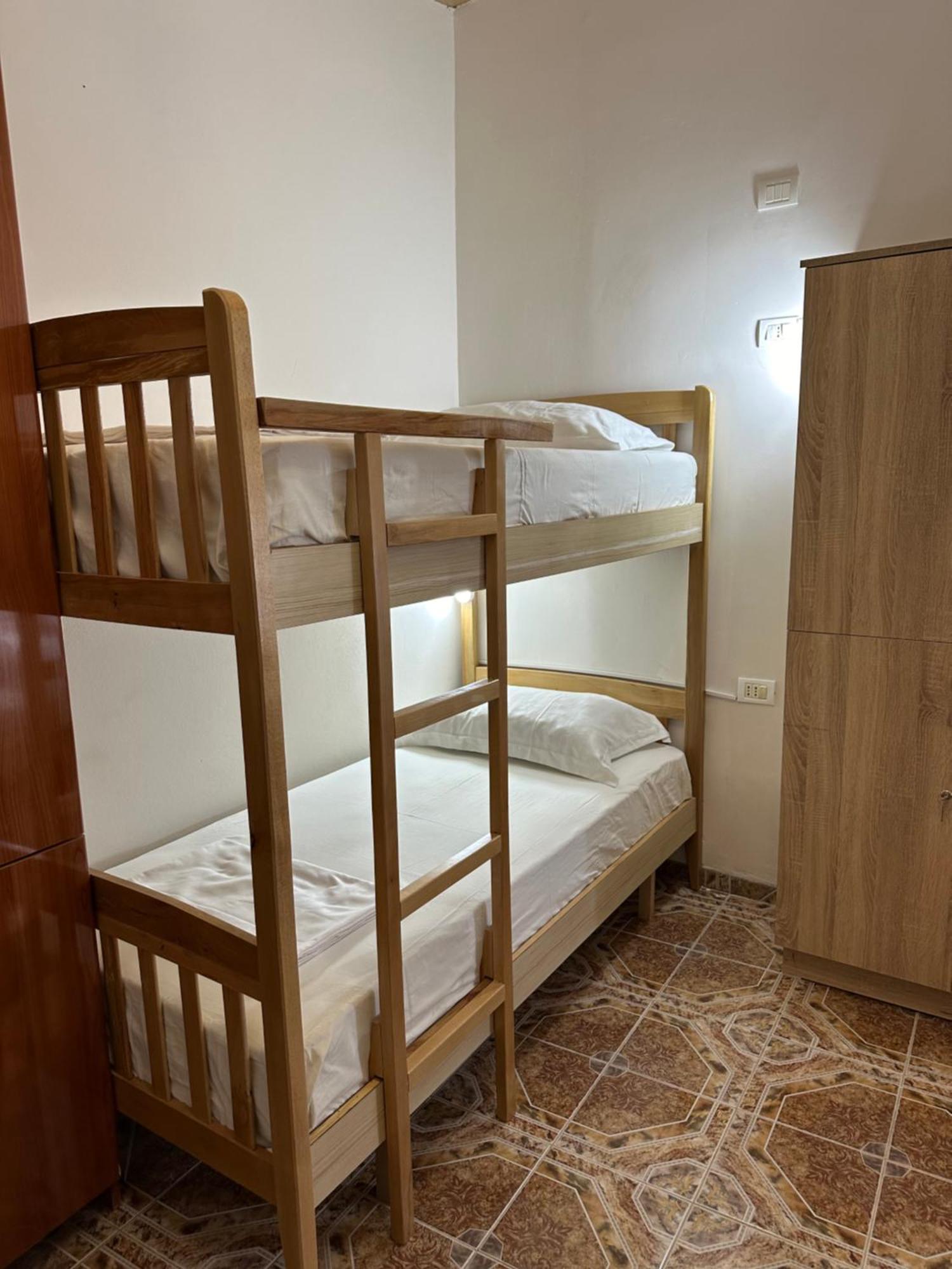 Tirana Lemon Breeze Hostel Exterior foto
