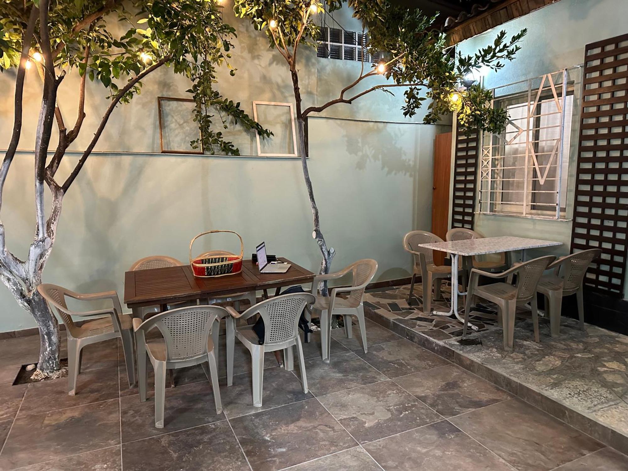Tirana Lemon Breeze Hostel Exterior foto