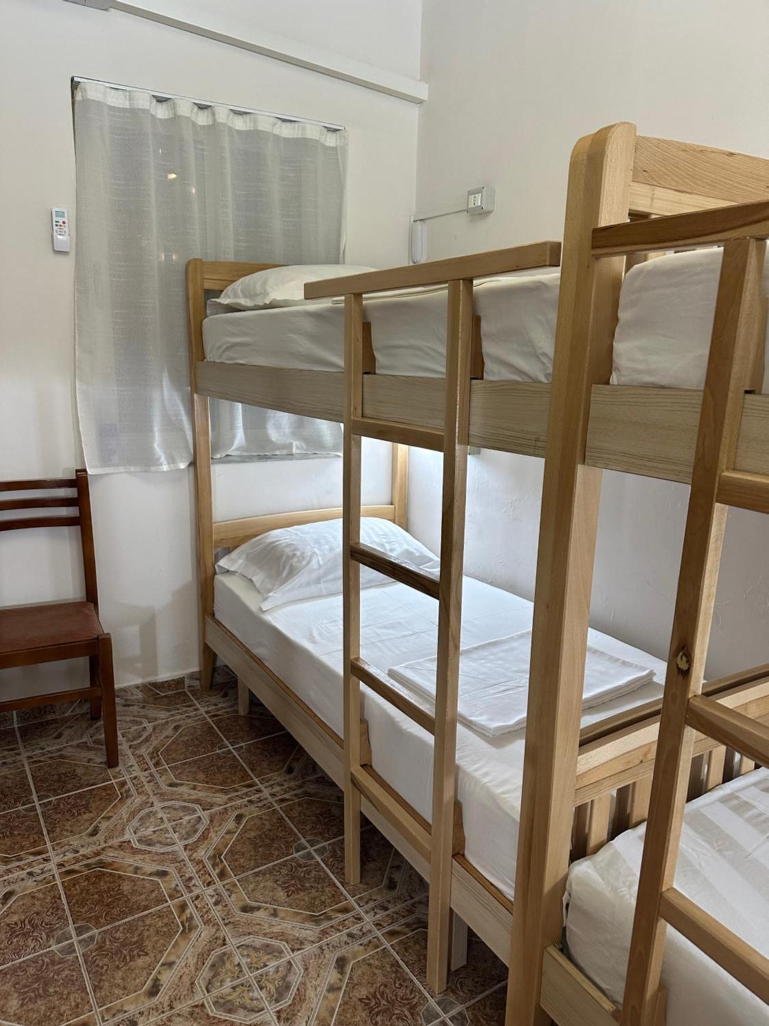 Tirana Lemon Breeze Hostel Exterior foto